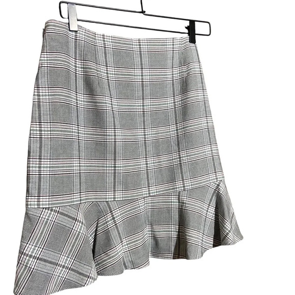 NWT LOFT GRAY BLACK WHITE PINK PLAID MINI PENCIL‎ SKIRT WITH RUFFLED HEM SIZE 10 - Picture 3 of 8
